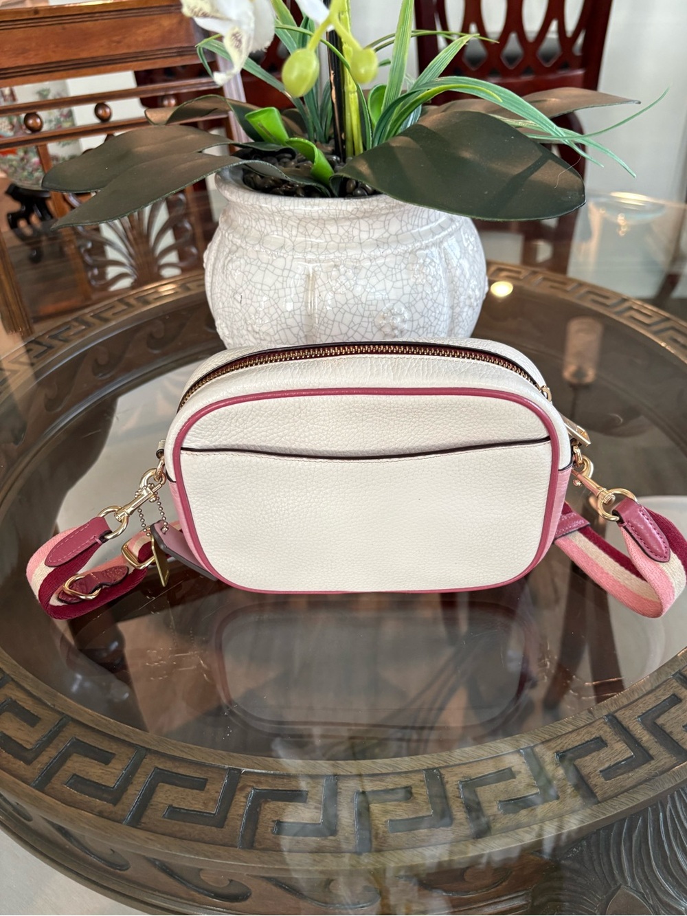 🩷🩷COACH MINI JAMIE PEBBLED LEATHER CAMERA BAG WITH A HEART MOTIF!🩷🩷CA072 - Picture 2 of 10